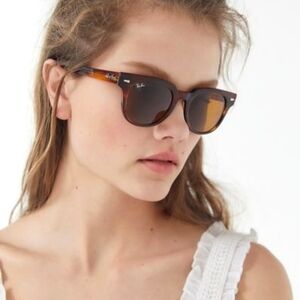 LIKE NEW Ray-Ban Wayfarer Brown Tortoise RB2140 Men /Women Sunglasses